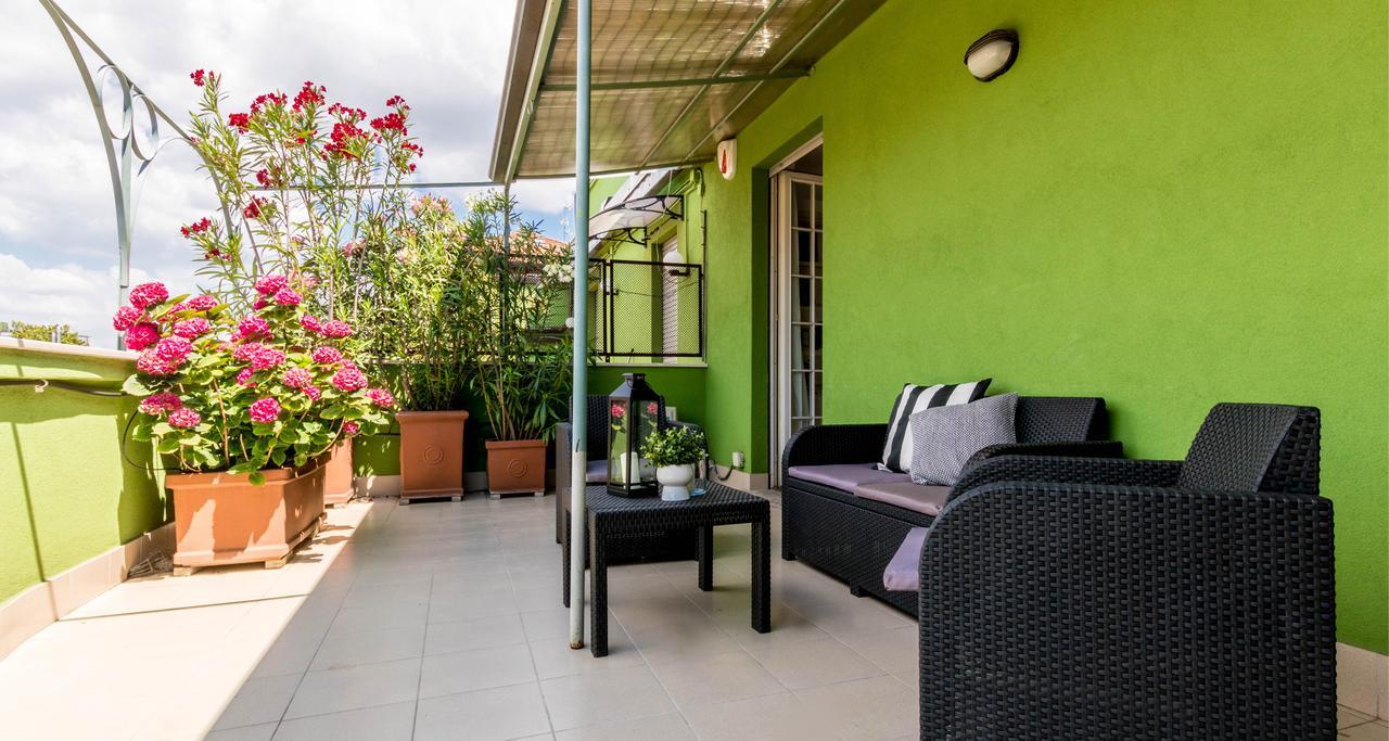 Altido The Lounge Balcony *